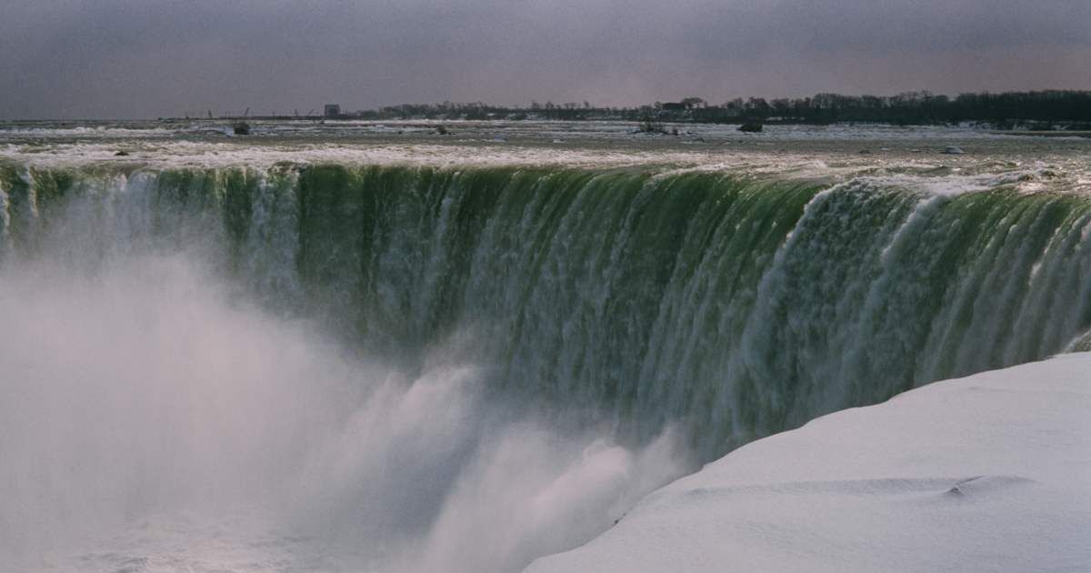 Engineers Made a Surprising Discovery by Halting Niagara Falls for Months